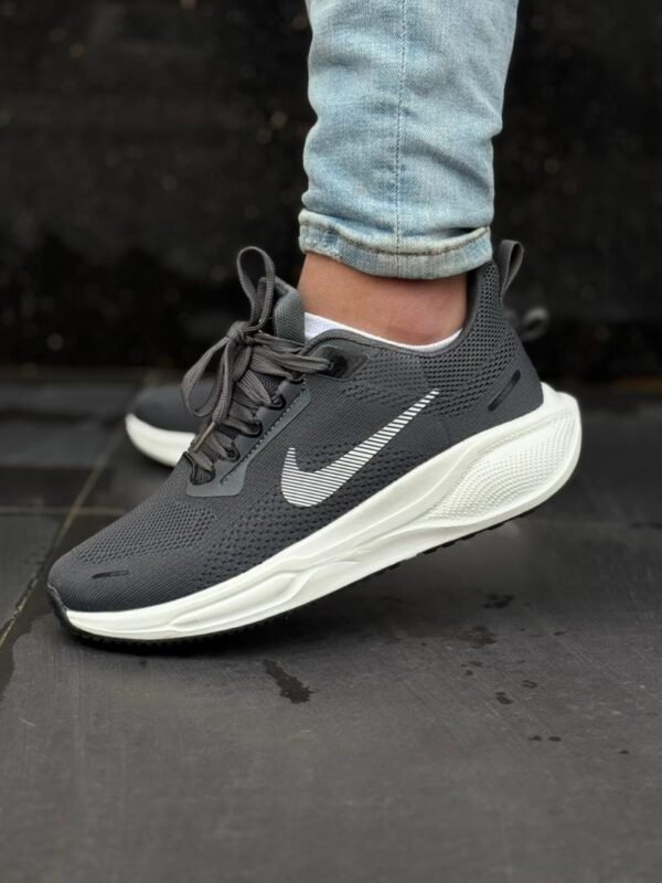 NIKE WOL