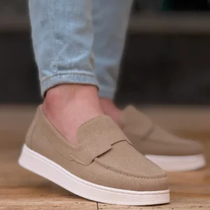 mocassin