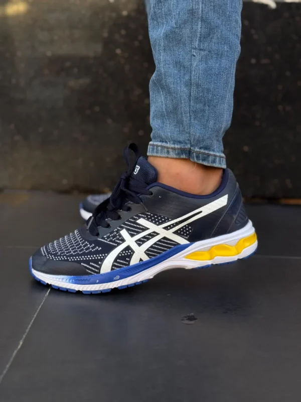 ASICS — image 4