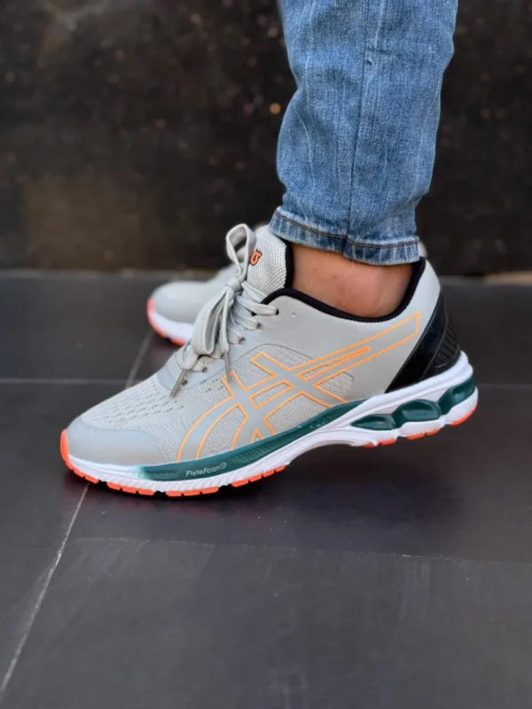 ASICS — image 3