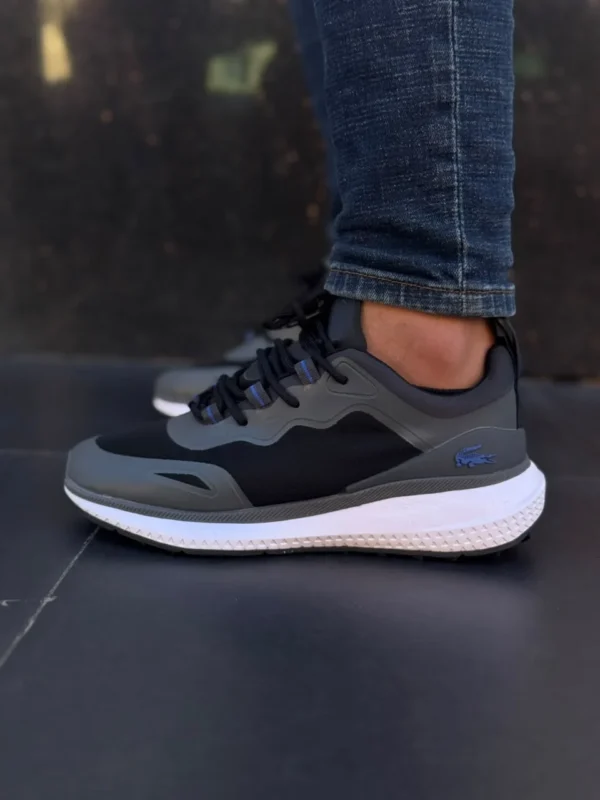 Lacoste — image 7