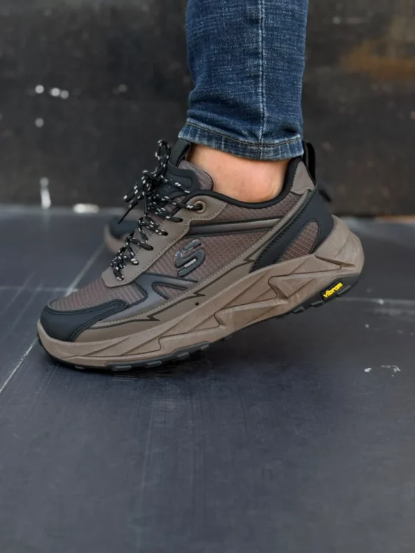 حذاء رياضي رجالي بنعل Vibram